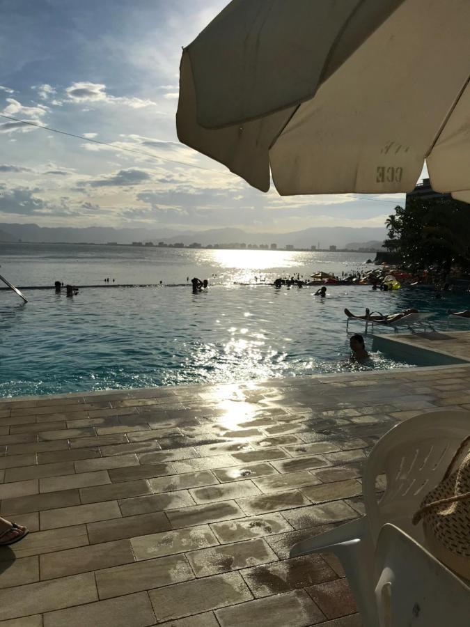 Apartamento Pe Na Areia Frente Para O Mar E Piscina Na Prainha Caraguatatuba Dış mekan fotoğraf