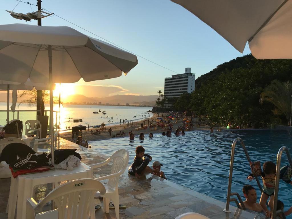 Apartamento Pe Na Areia Frente Para O Mar E Piscina Na Prainha Caraguatatuba Dış mekan fotoğraf